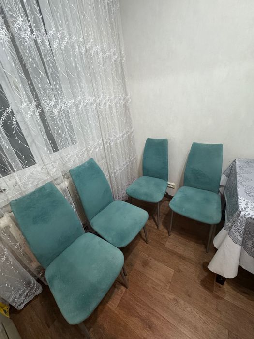 Продам стол и стулья