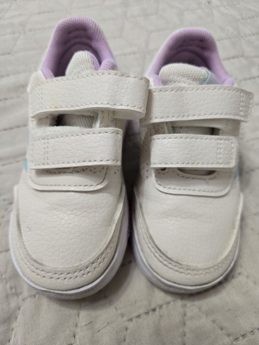 Маратонки за момиче размер 21, 21,5 и 22