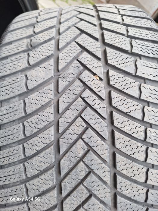 2бр 275/35/19 Bridgestone