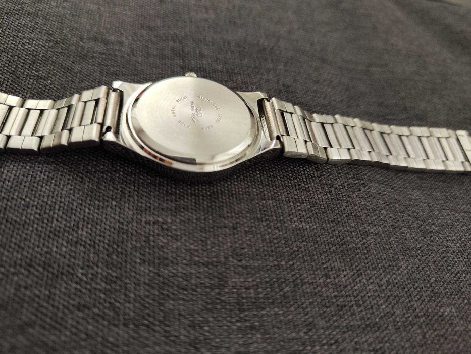 Нов метален часовник Q&Q Water resist