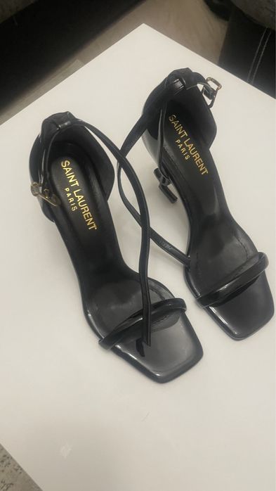 Сандали Yves Saint Laurent