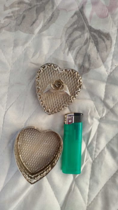 Шевна машина Finesse 834 и кутийка сърчице с рози