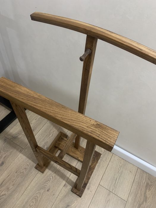 Вешалка напольная дерево. Цену уточняйте.