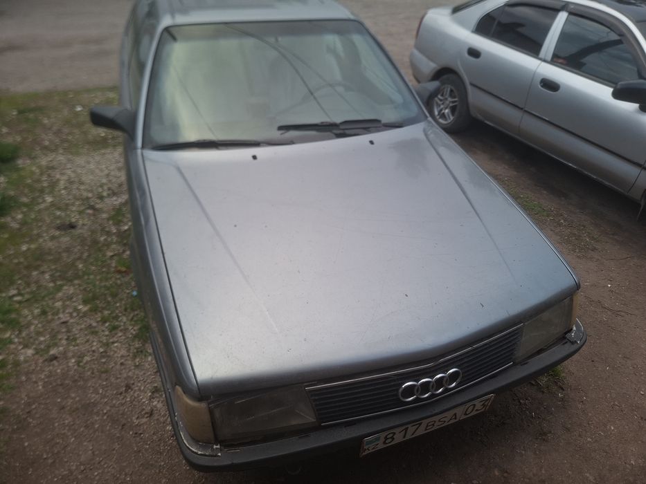 Продам машину ауди 100