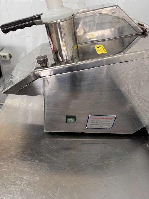 Продам овощерезку промышленную