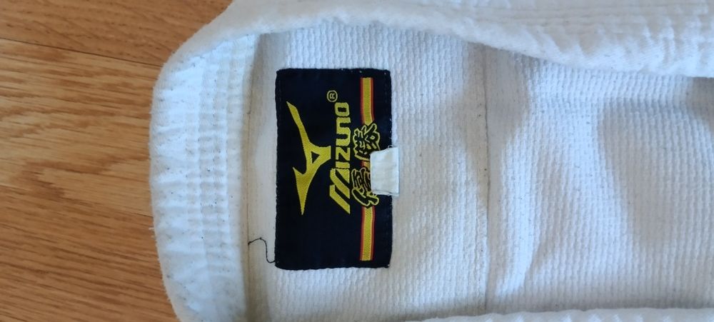 Продам кимоно мизуно