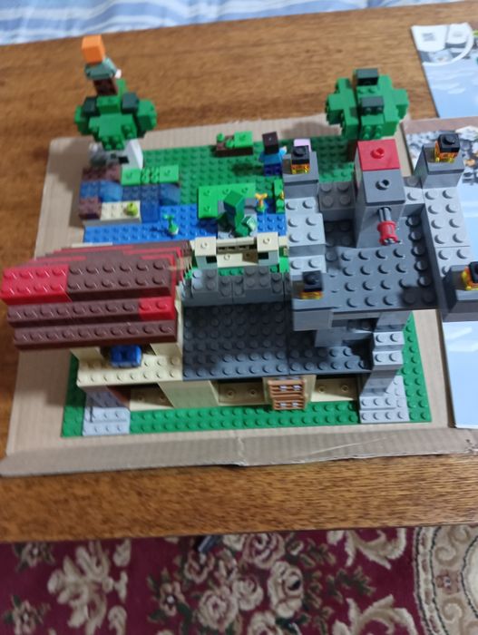 Продам Лего Minecraft