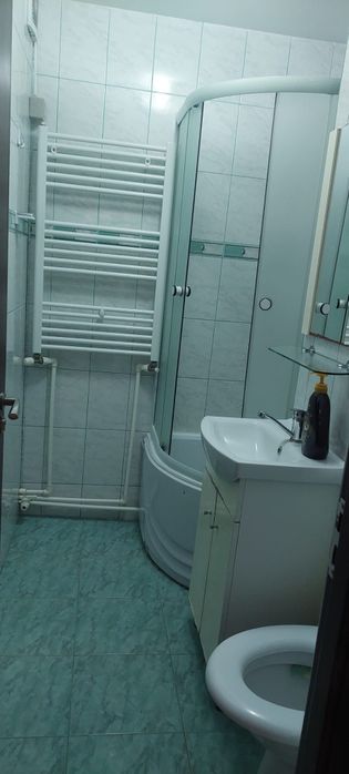 Inchiriez apartament 2 camere semidecomandat