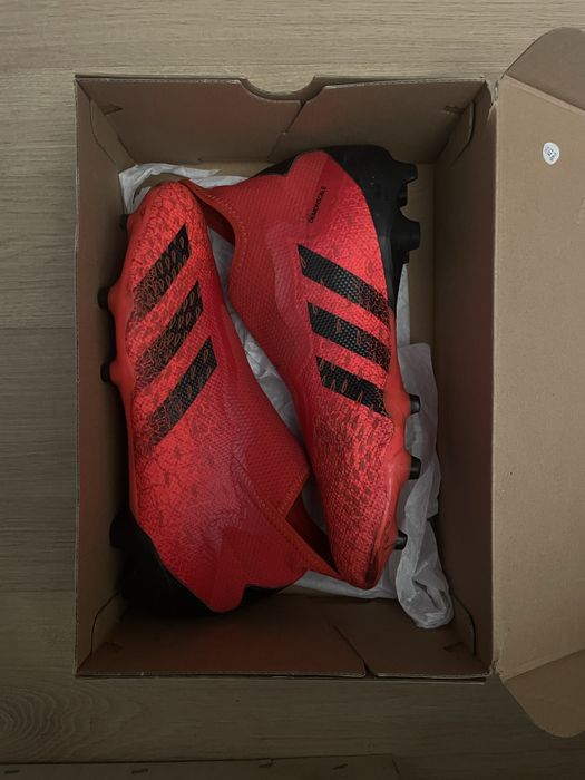 Футбольный бутсы Adidas Predator