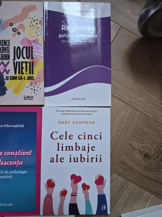 Set 8 carti dezvoltare personala