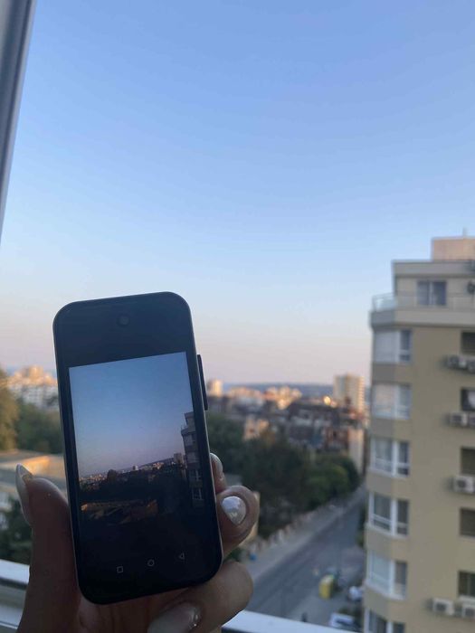 Мини Android смартфон - пълен достъп до приложения,интернет и камера