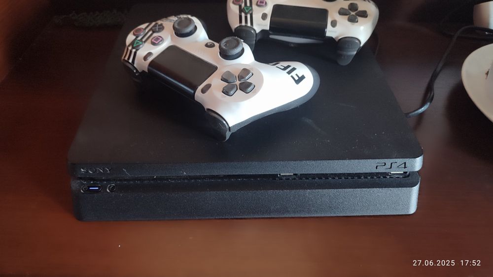 Playstation 4 sotiladi ozimmiki uyda ishlatilgan