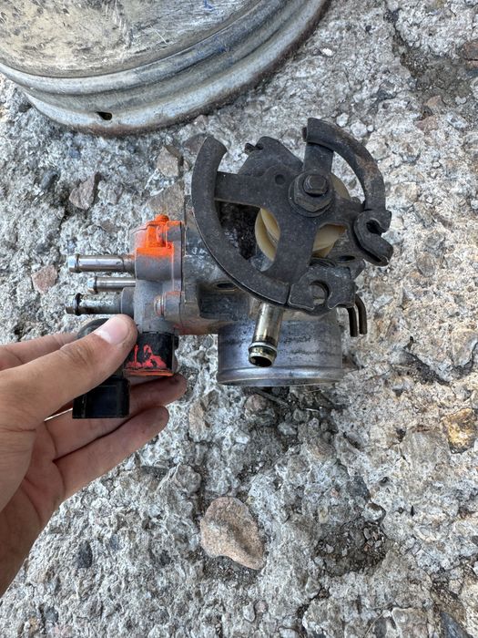 Продам дросельную заслонку 3sfe