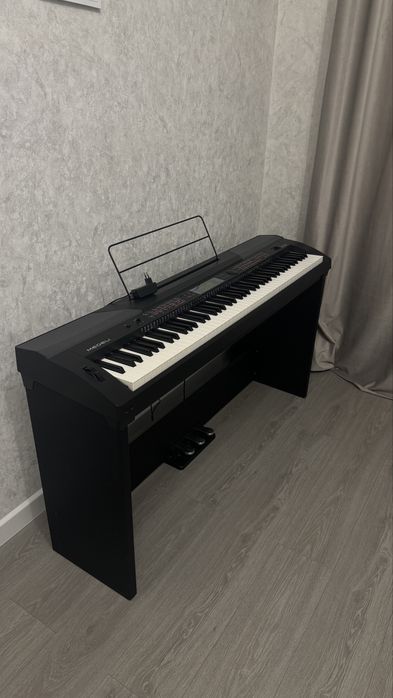 Продам цифровое пианино