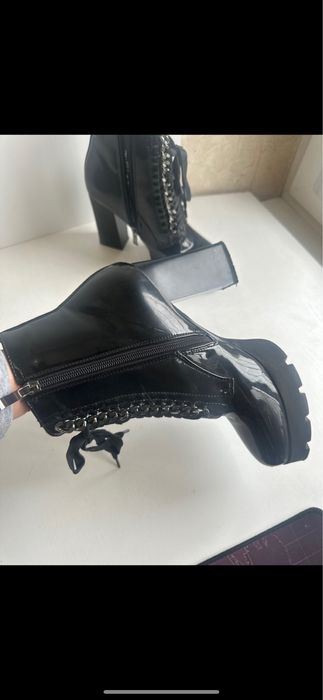 Ботинки тёплые на толстой подошве