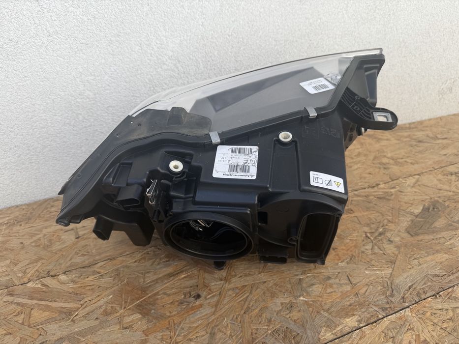 Far stanga BMW X3 X4 F25 F26 LCI Facelift Bi Xenon Adaptiv + Led