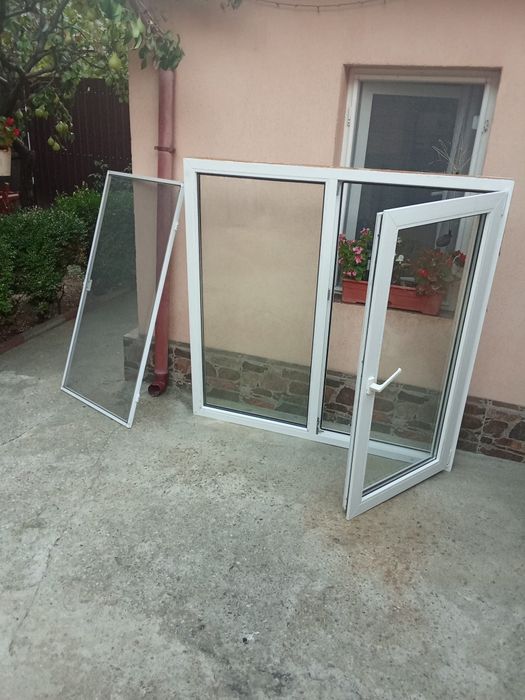 Geam termopan tâmplărie PVC cu plasa și pervaz  ieftin