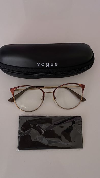 Рамка за диоптрични очила Vogue