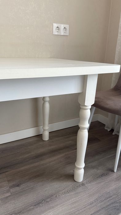 Продам стол деревянный