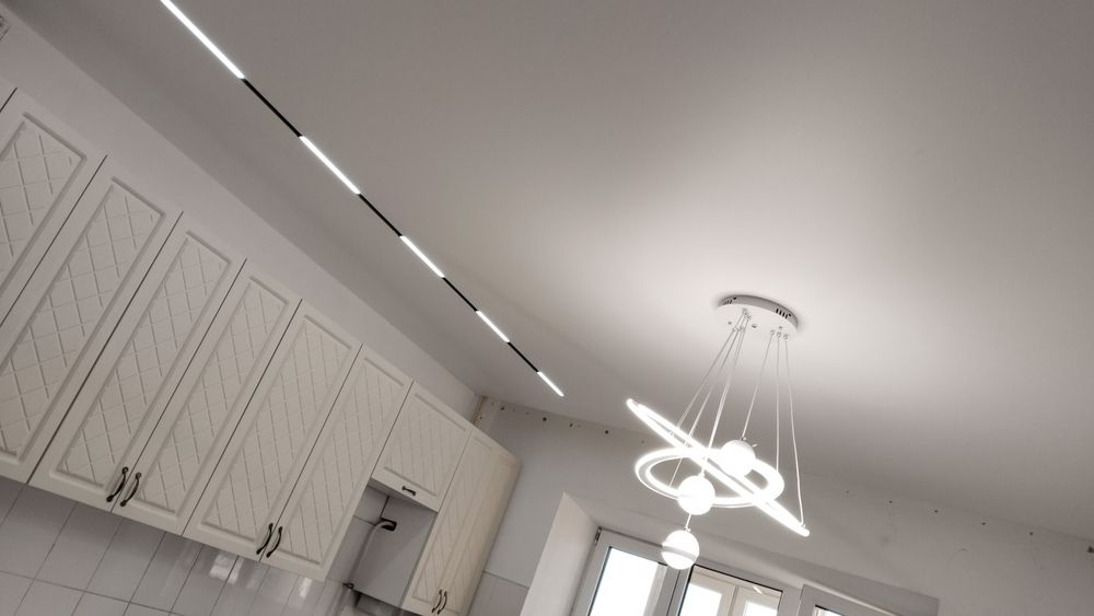 Услуги натяжных потолков