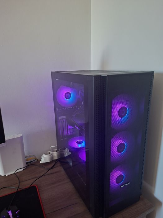 PC Gaming nou, I5 12400, Mb Gigabyte b760M DS3H, 32Gb DDr4  3200Mhz, 2 x M2 1 TB, 1Tb Hdd WD,  Gtx 1070 8gb 256 bit G1 gaming, Carcasa Gaming