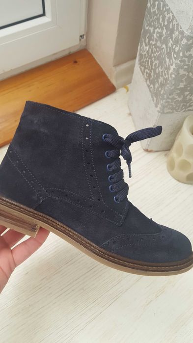 Детски обувки велур- чисто нови