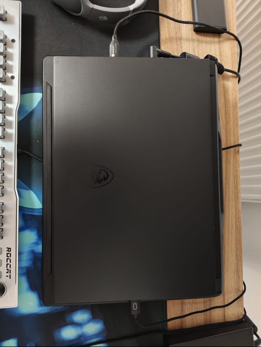 Vând laptop MSI stealh GS 66 RTX 3060