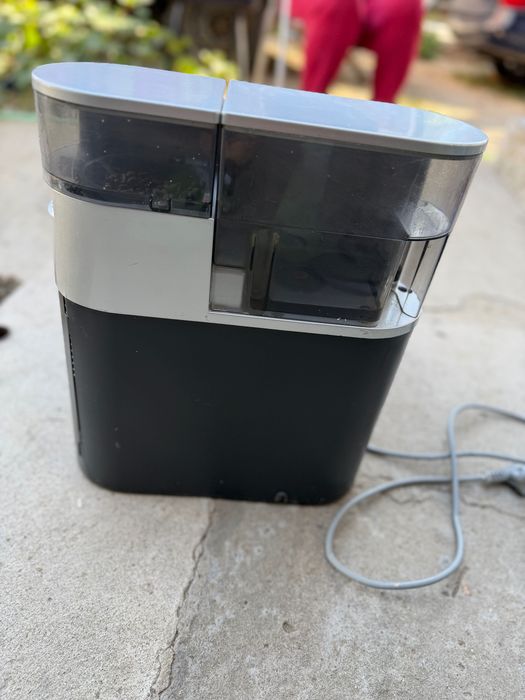 Toaster-grill , aparat de cafea , aragaz cu 3 ochiuri