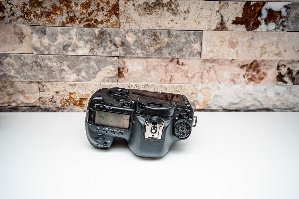 Canon 5D Mark IV 36K