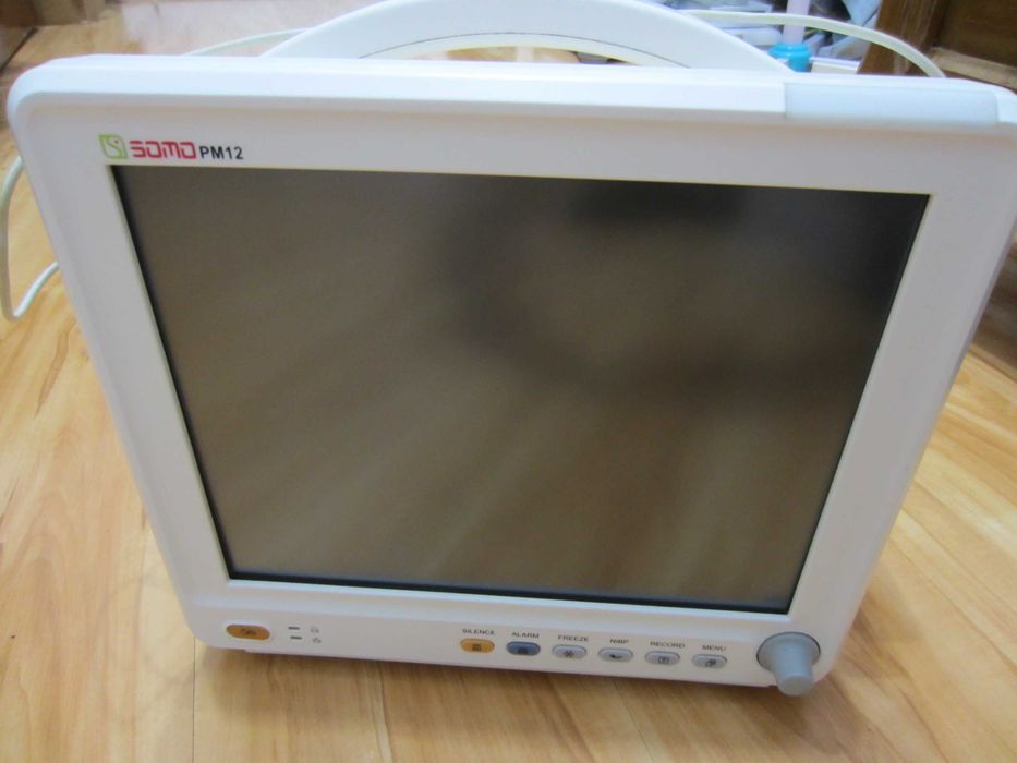 Monitor multiparametric/functii vitale Somo PM12 pt. cabinete etc...