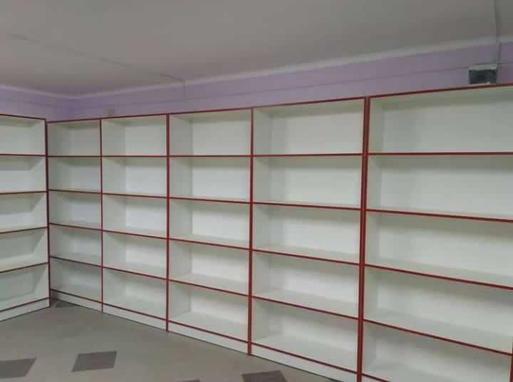 Продам стеллажи витрины поклки