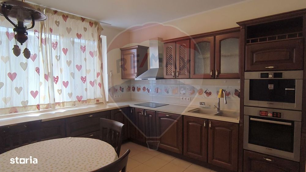 Casă de vanzare