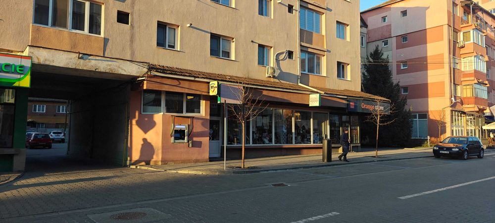 De închiriat spațiu comercial