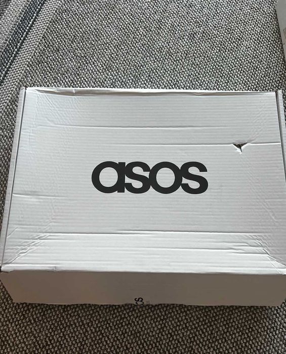 Rochia de mireasa ASOS Bridal xs, cu margele si spate deschis