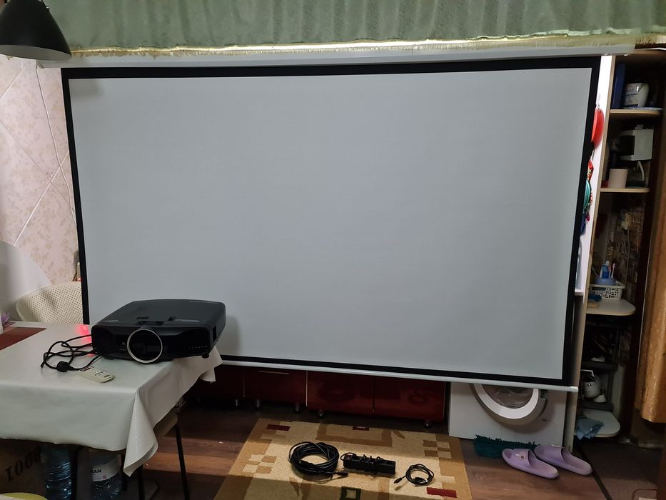 Телевизор Проектор Epson.