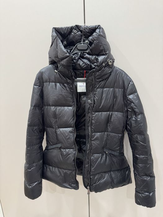 Продам куртку монклер