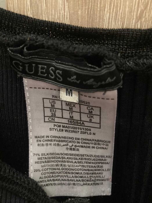 РАЗПРОДАЖБА Черен топ на Guess, размер М