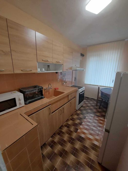 Дава се под наем Двустаен апартамент в Търговище, Център - 40 кв.м за 204 € - Снимка #4