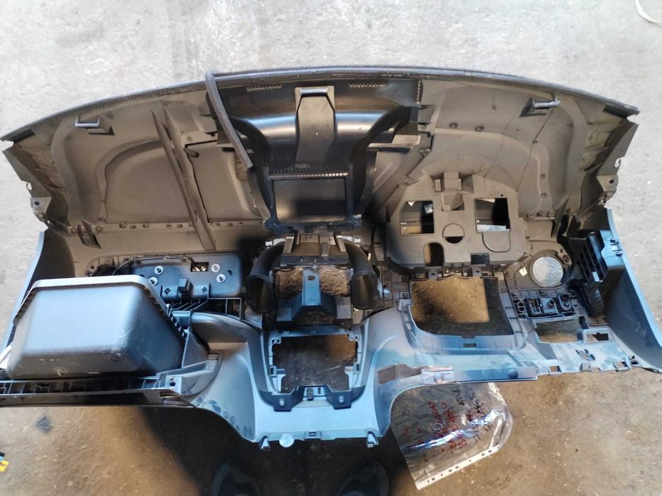 planșă de bord pentru modelele Dacia Dokker sau Lodgy,