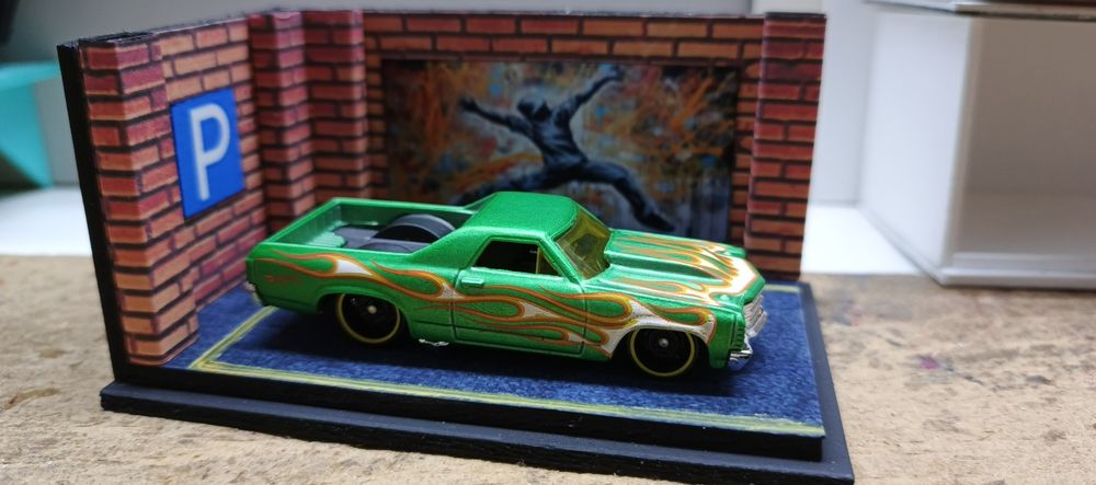 В продаже Hot wheels с диорамой