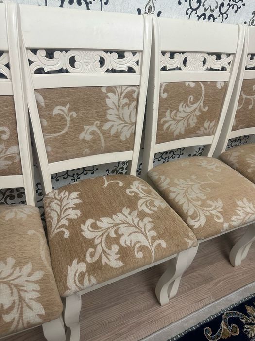 Продам стол со стульями