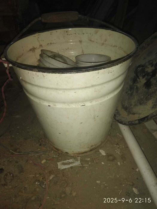 Продаётся ведро с пиалками