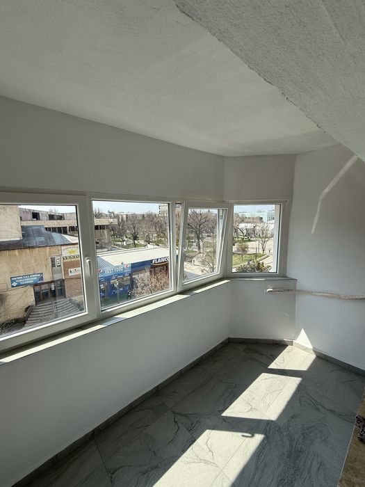 Vand apartament 2 camere central etaj3/7 renovat si utilat