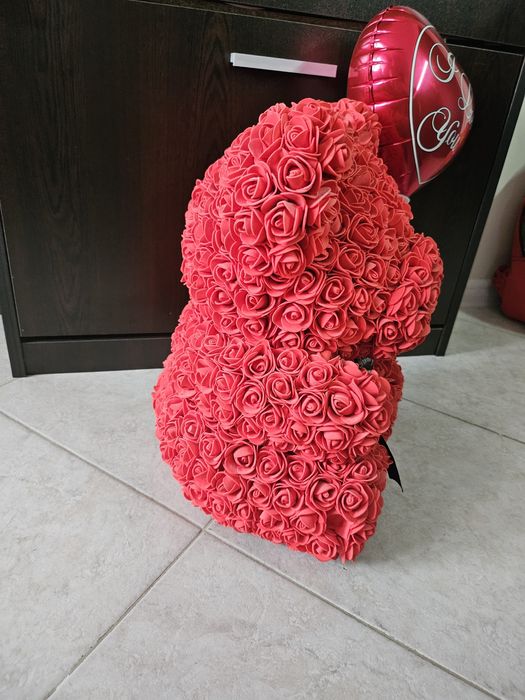 Мече от рози с панделка