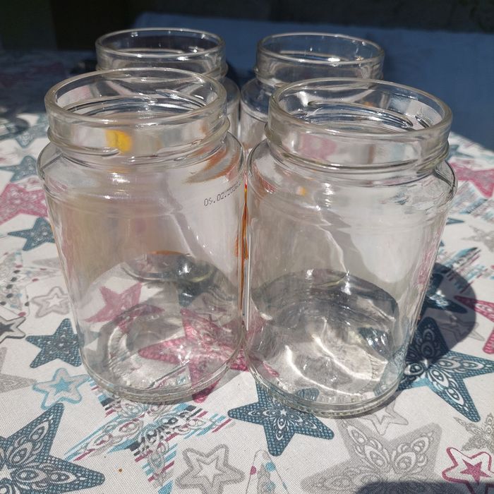 Стъклени буркани, различни размери