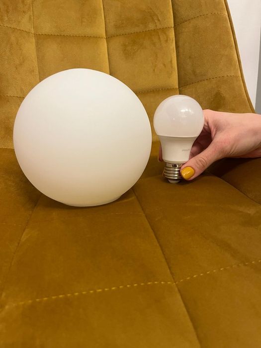 Lustra suspendata globuri