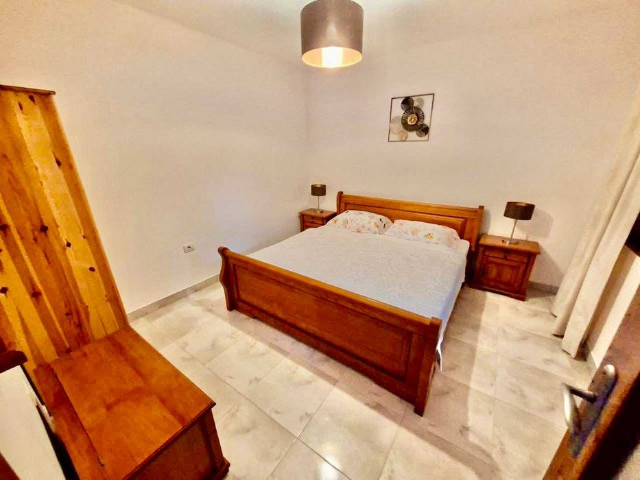 Просторен тристаен апартамент, Първа линия, Гледка море