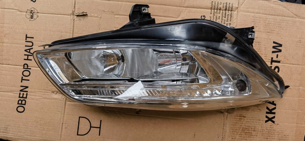 Преден фар HELLA  Opel Insignia/Опел Инсигния