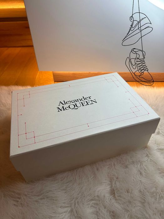 McQueen - alb 39 (adidasi)