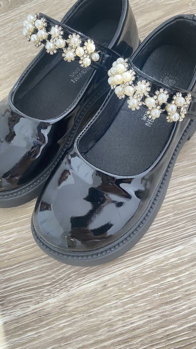 Красивые туфли для девочки 19 см